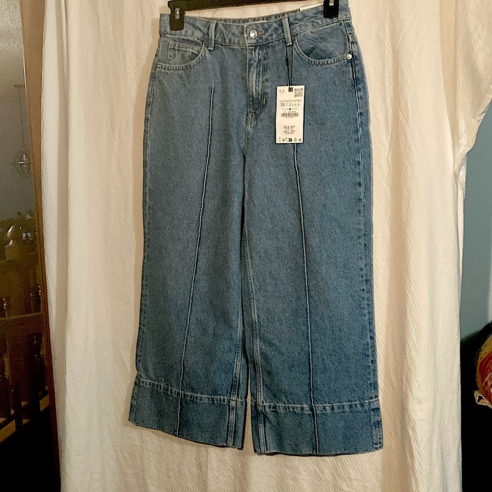 Zara Wide-Leg cropped Blue Jeans size 6